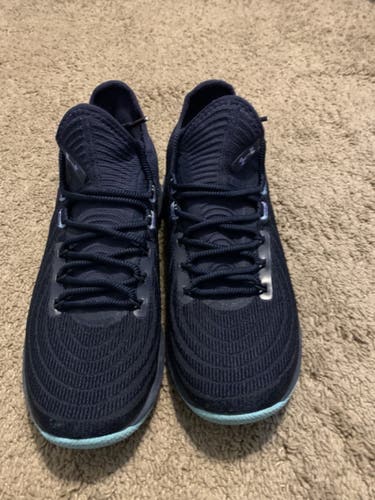 Navy Under Armour Harper 4 Men's Turfs Size 9.5 (Women's 10.5)