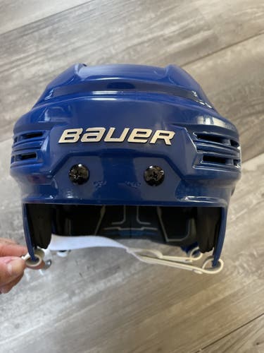 New Small Bauer Re-Akt 200 Helmet