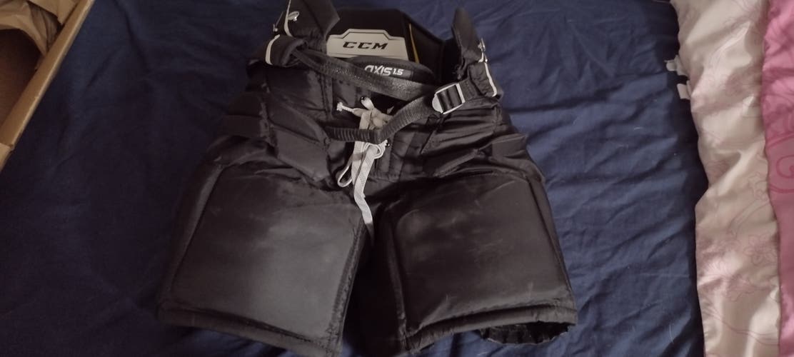 Hockey Goalie Pants Junior Used Medium CCM Axis 1.5