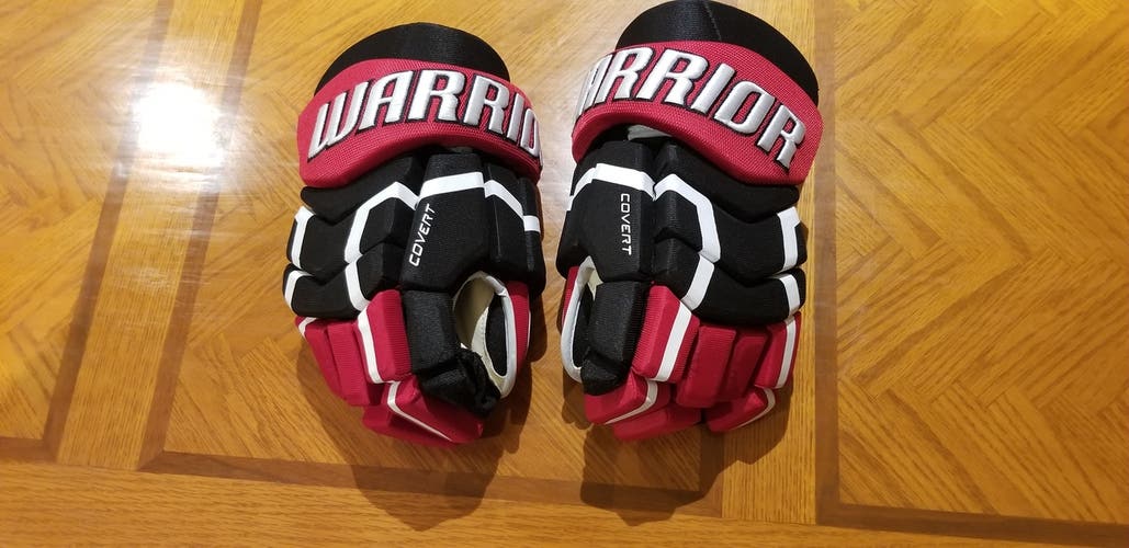 NEW Warrior Covert QRE 14" gloves black, red & white