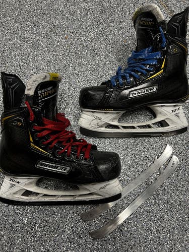 Hockey Skates Junior Used Bauer Supreme 2S Regular Width Size 3