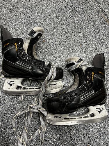 Hockey Skates Youth Used Bauer Supreme 190 Regular Width Size 11