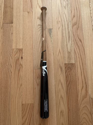 Victus Tatis23 Maple 33” Bat.