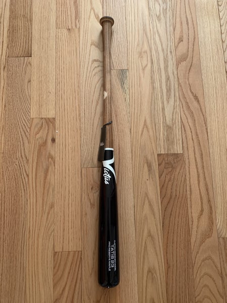 Victus Tatis23 Maple 33” Bat.