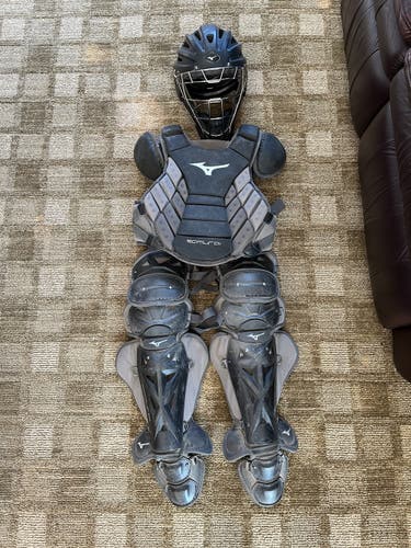 Marucci Samurai Catchers Set w/ Knee Savers