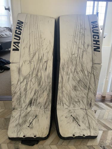 Used 35" Vaughn Pro Stock (White Front, Black Sides And Back) Ventus SLR2 Goalie Leg Pads