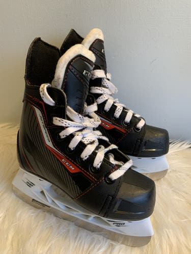 Hockey Skates Youth Used CCM JetSpeed 250 Regular Width Size 12