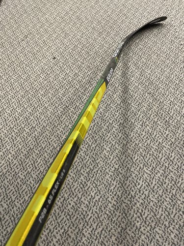 Bauer Supreme Ultra Sonic P28 curve 65 flex left hand stick