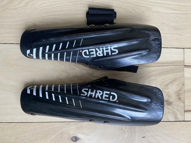 SHRED CARBON ARM GUARDS CHARCOAL/WHITE - M