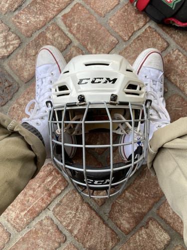 Used Medium CCM Tacks 110 Helmet