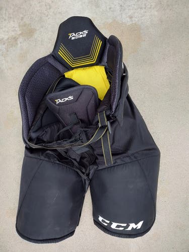 Hockey Pants Senior Used Small CCM Tacks 5092