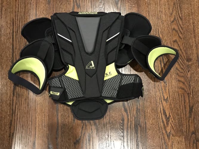 New Senior Size Small Warrior Alpha QX Shoulder Pads