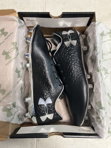 Used Under Armour Senior 9.5 Cleat Soccer Outdoor Cleats