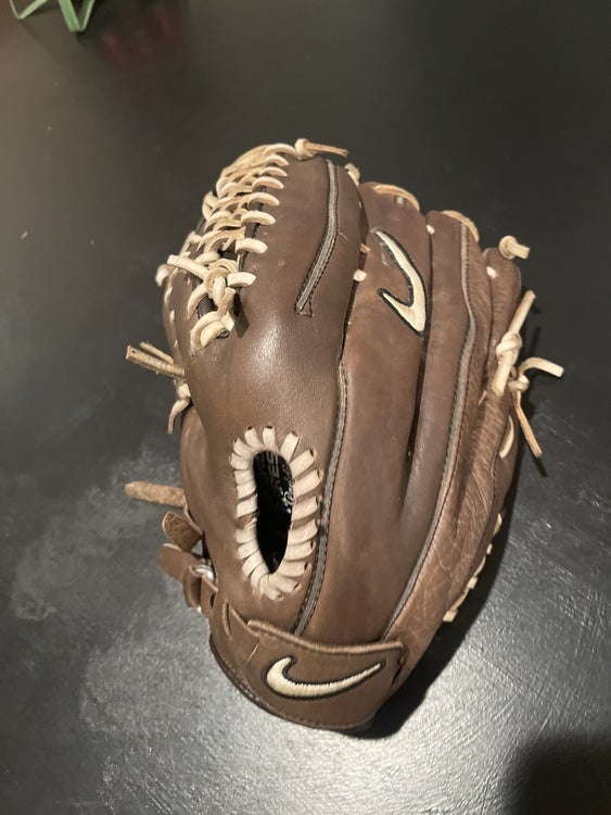 outfield nike baseball gloves