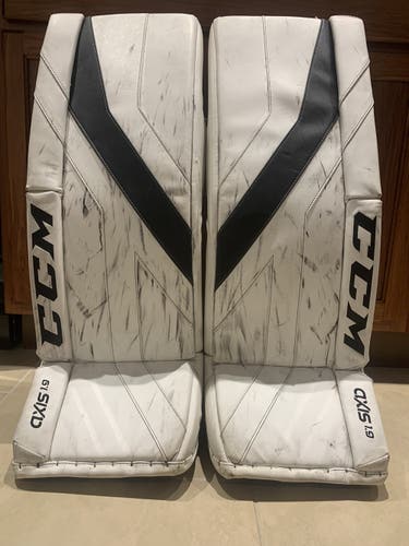 31" CCM  Axis 1.9 Goalie Leg Pads