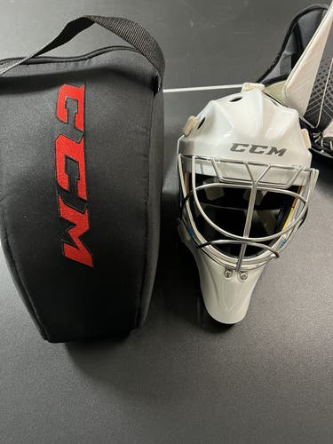 LIKE NEW CCM AXIS PRO MASK SR LARGE