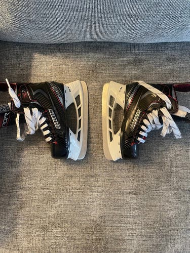 Hockey Skates Youth Used Bauer Vapor X2.7 Regular Width Size 11