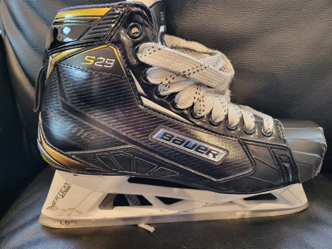 Hockey Goalie Skates Senior Used Bauer Supreme S29 Regular Width Size 9