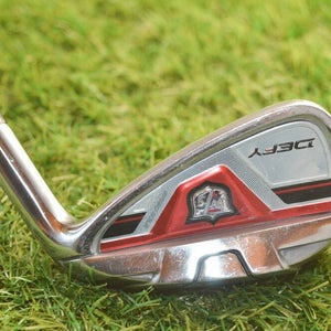 Wilson 	DEFY 	8 Iron 	Right Handed 	37"	Graphite	Regular	New Grip