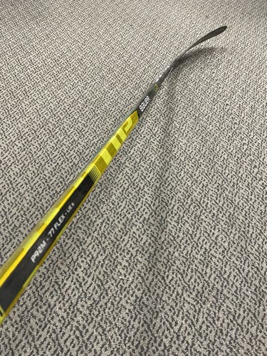 Bauer Supreme UltraSonic P92M curve 77 flex left hand stick