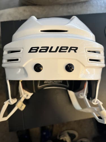 Used Large Bauer  Re-Akt 75 Helmet