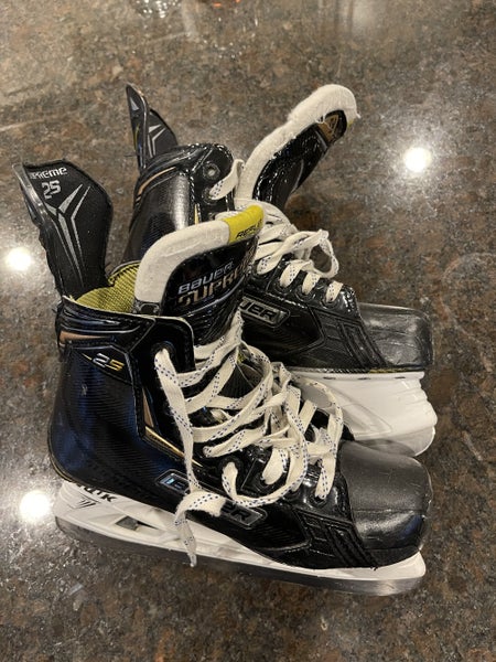 Hockey Skates Senior Used Bauer Supreme 2S Regular Width Size 7