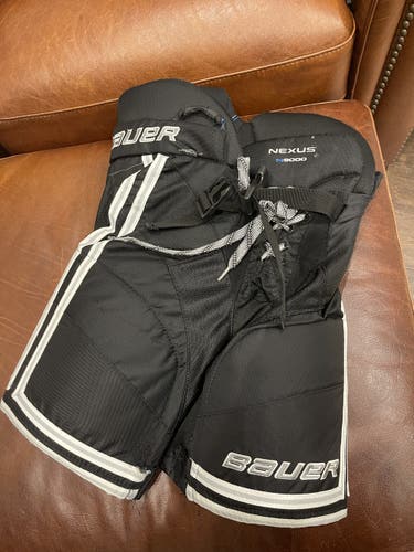 Hockey Pants Junior Used Small Bauer Nexus