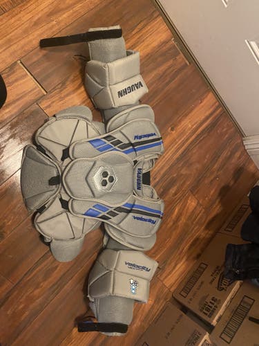 Goalie Chest Protector Used Small Vaughn Velocity VE8 Int