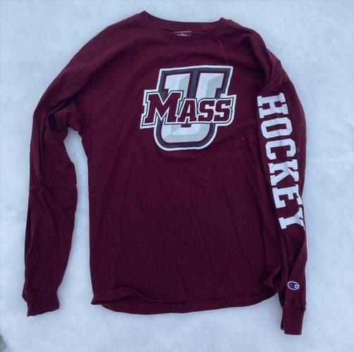 UMass Hockey Long Sleeve T shirt  Large