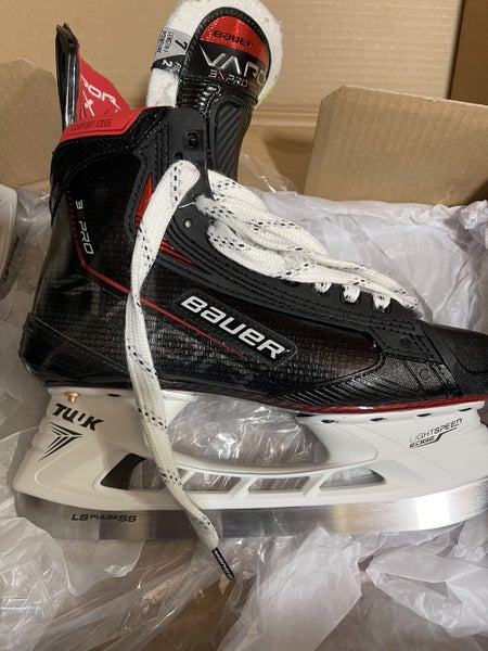 Senior Bauer Regular Width Size 7 Vapor 3x pro Hockey Skates