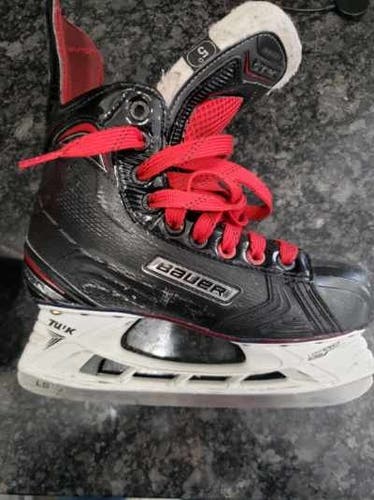 Bauer Vapor X700 Size 5 Junior Hockey Skates