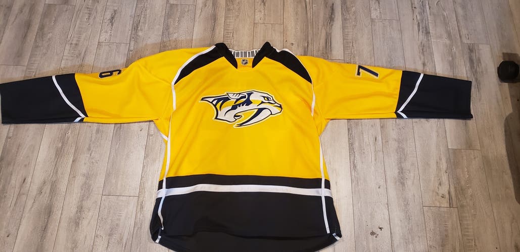 Yellow Jersey Adult Unisex Used Size 56