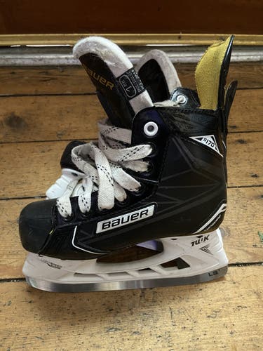 Used Bauer Extra Wide Width Size 1 Supreme S170 Hockey Skates
