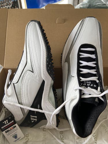 White Men's Size 8.5 Warrior Burn Wet Turf Shoes