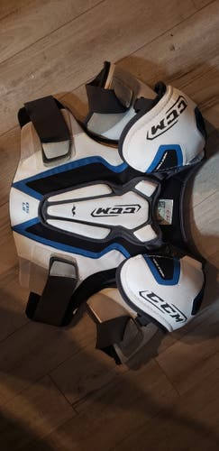 Shoulder Pads Used Senior Large CCM Vector