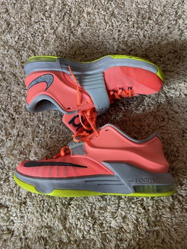 Men's Size 9.0 (Women's 10) Nike KD 7 Shoes