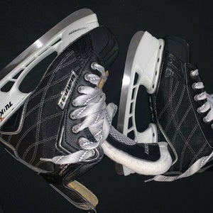 Hockey Skates Junior New Bauer Nexus 1000 Regular Width Size 5