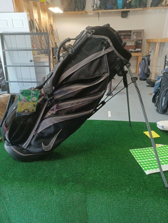 nike stand bag