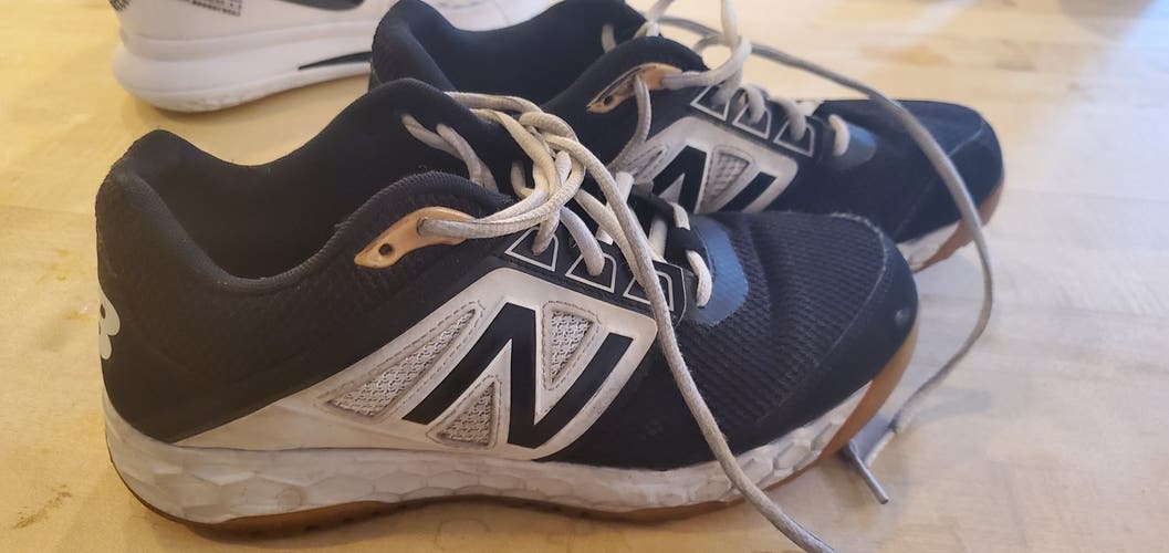 Black/White New Balance Baseball Turf Shoes Adult Used Unisex Size 7.5 (Women's 8.5)