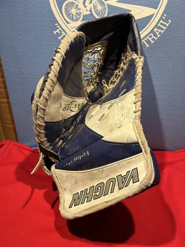 Used Vaughn Senior Full Right Catch Glove