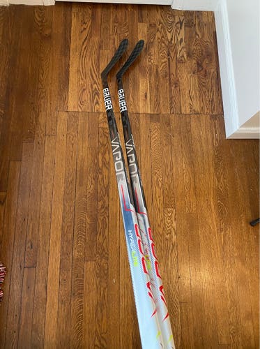 (2-PACK) Bauer Vapor Hyperlite, Senior Sticks, Flex: 77, Blade: P28 Right