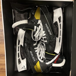 Senior Bauer Regular Width Pro Stock Size 9 Vapor Hockey Skates
