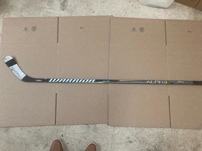 Hockey Stick Senior Used Right Handed Warrior Alpha QX Mid Pattern
