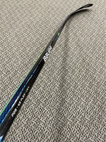 Bauer Nexus Geo P28 curve 65 flex left hand stick