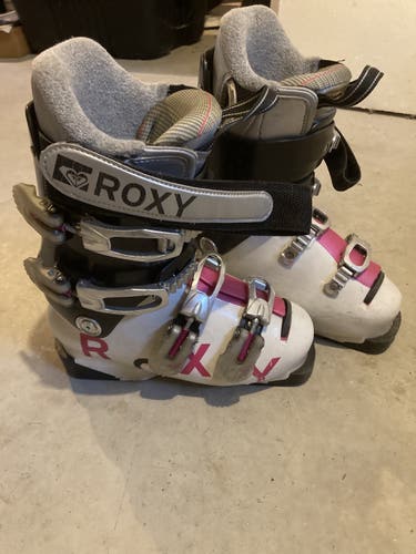 Roxy Girls Downhill ski boots 22.0 22.5