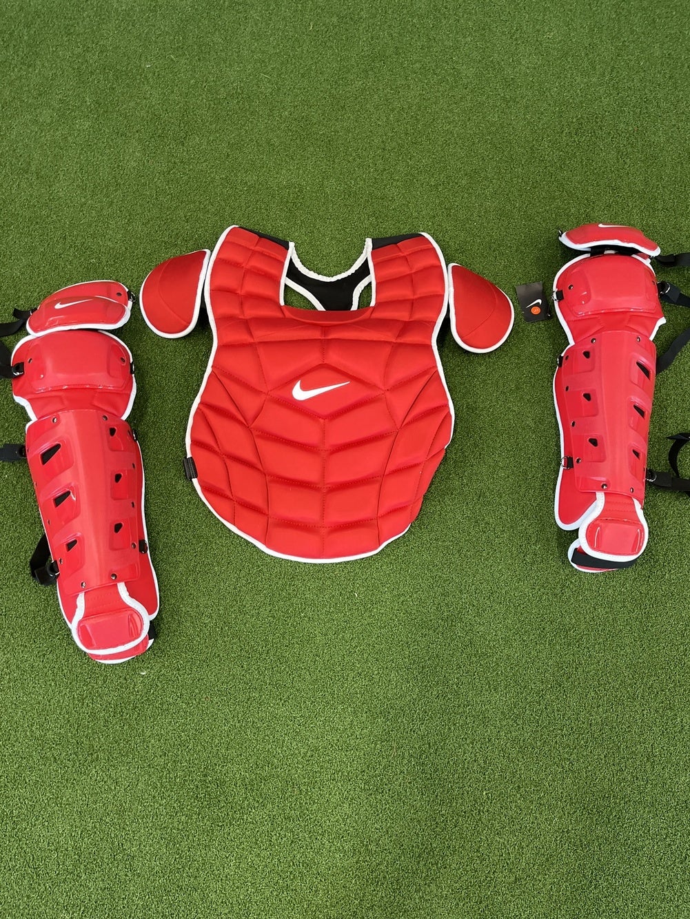 Nike adult red 17” catchers gear