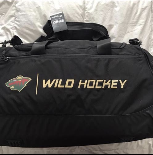 Minnesota Wild Team issued NHL coaches / duffle bag