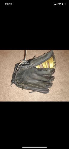 Gold Used High School/College Wilson Right Hand Throw Infield A2000 Baseball Glove 11.5"