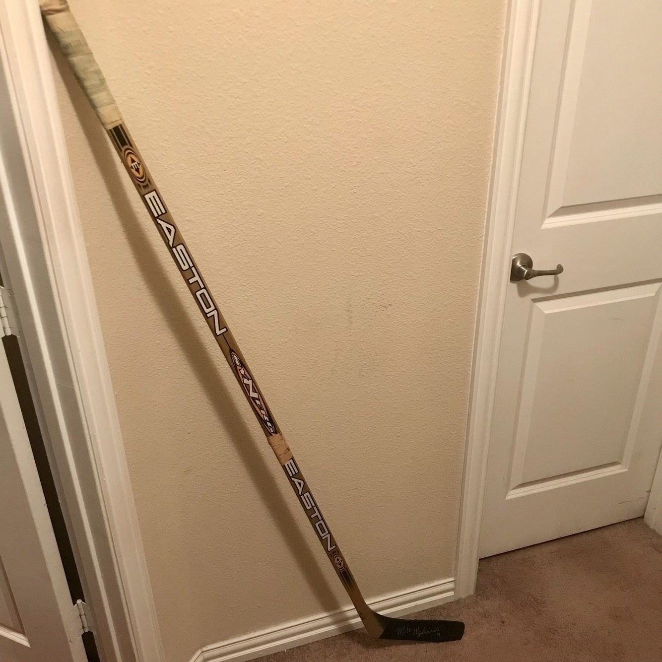 FS: Brand new NHL PRO STOCK EASTON SYNERGY MODANO left handed