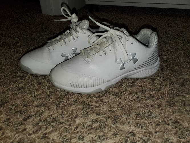 UNDER ARMOUR W LAX FINISHER TF-WHITE-WHITE